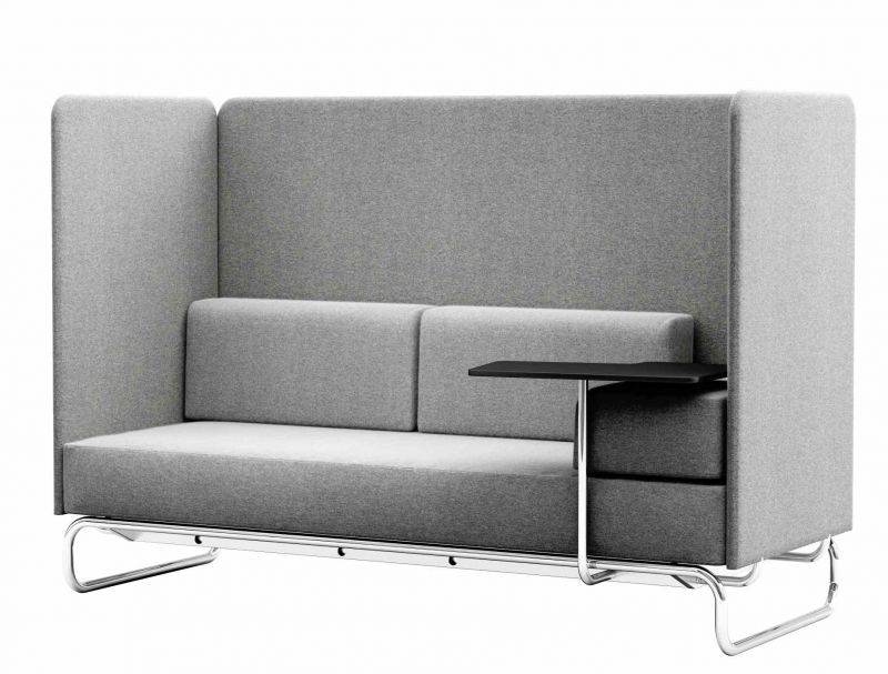 Graues Thonet 2-Sitzer Sofa mit hoher Rückenlehne und schwarzem Tisch, ideal für Büro und Lounge.